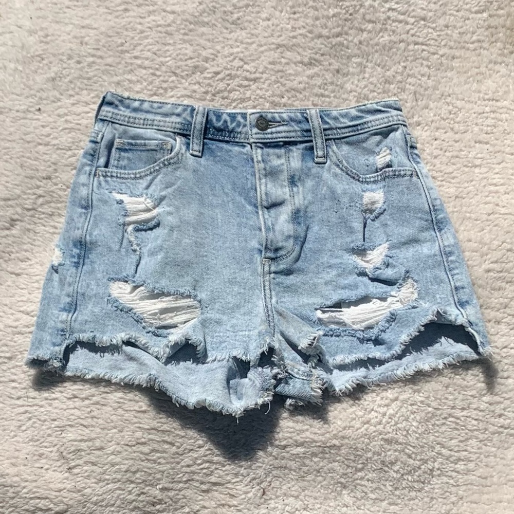 Hollister Curvy Ultra High-Rise Mom Shorts - light, size 3